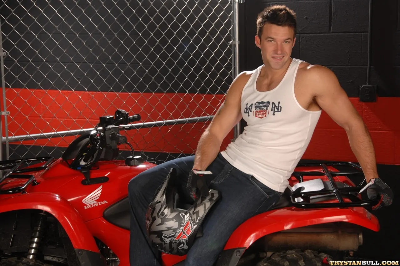 Next Door Studios 'In The Garage' starring Trystan Bull (Photo 1)
