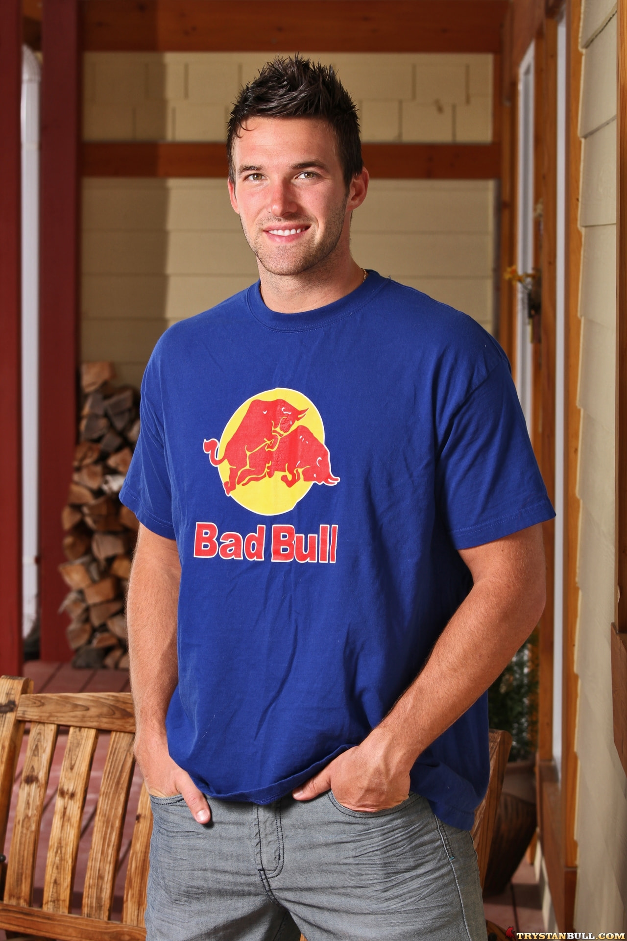 Trystan Bull in 'Next Door Studios' Porch Party (Thumbnail 1)
