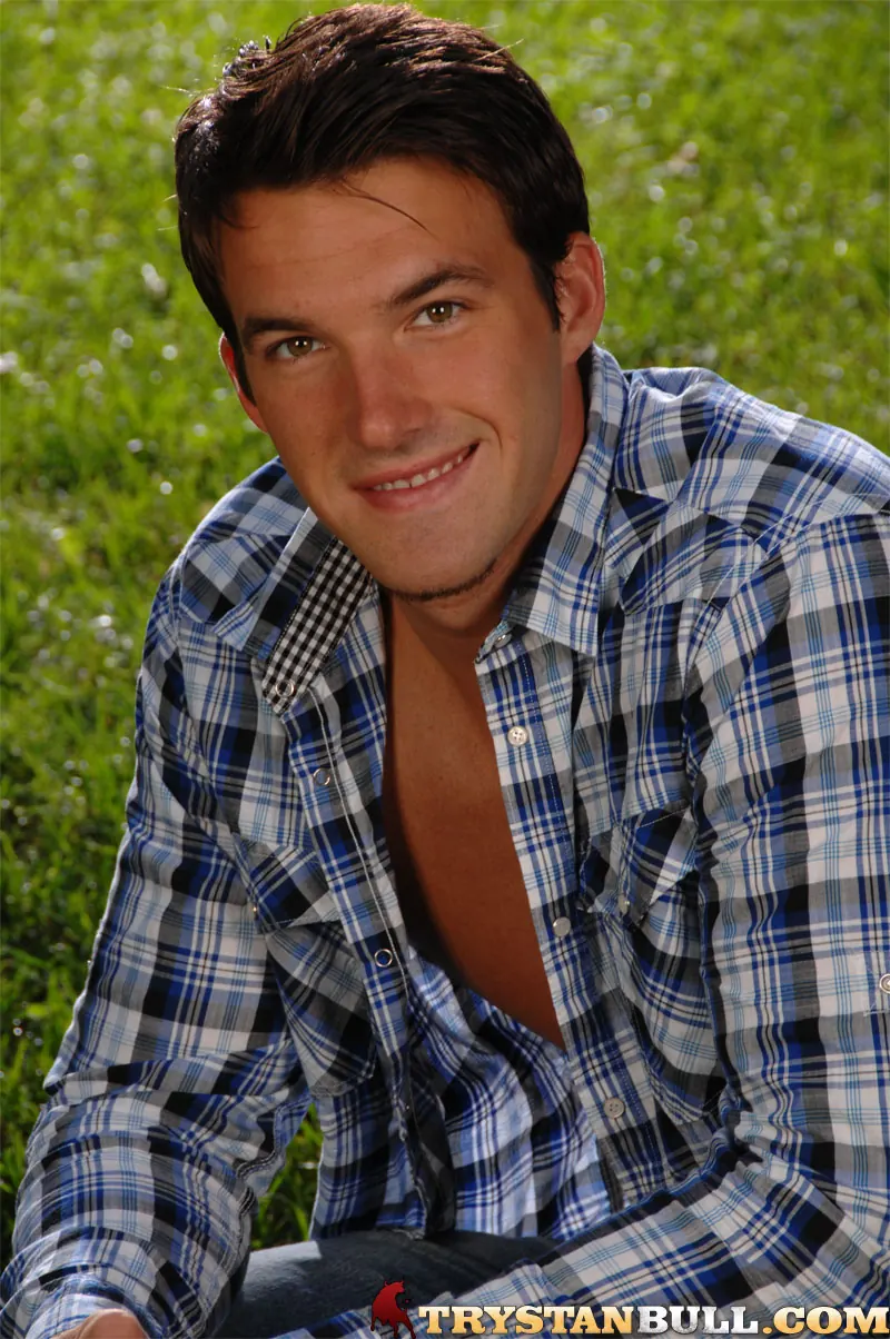 Next Door Studios 'Rocks Off On The Rock' starring Trystan Bull (Photo 1)