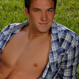 Trystan Bull in 'Next Door Studios' Rocks Off On The Rock (Thumbnail 3)