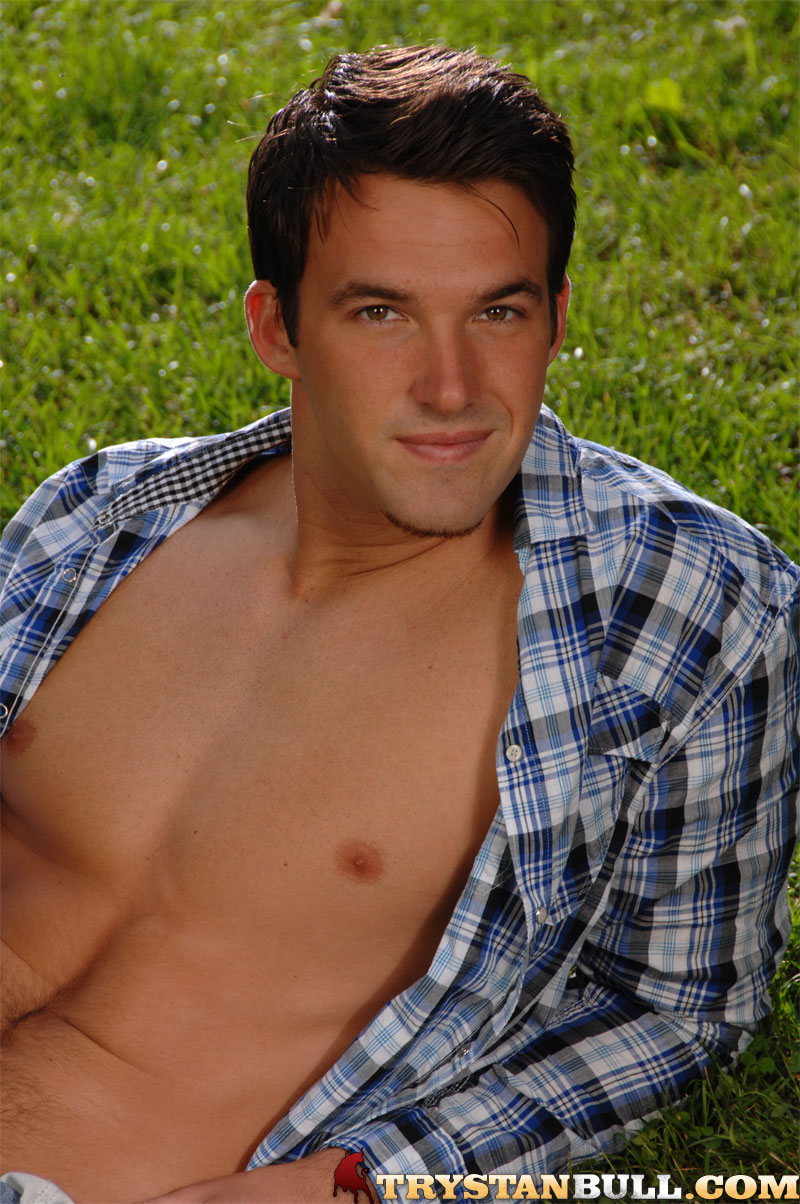 Trystan Bull in 'Next Door Studios' Rocks Off On The Rock (Thumbnail 3)