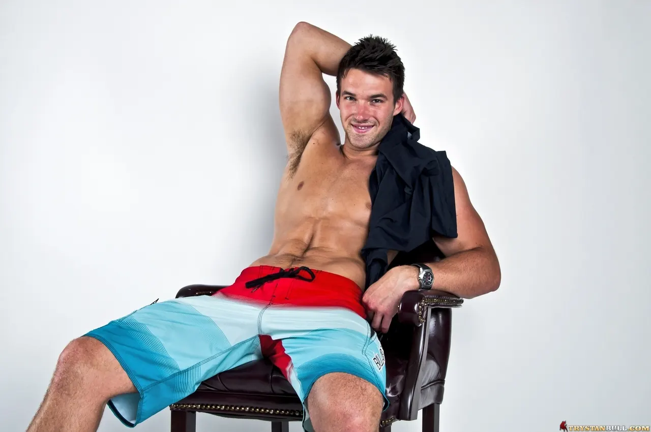 Next Door Studios 'Stroked to Be Here' starring Trystan Bull (Photo 4)