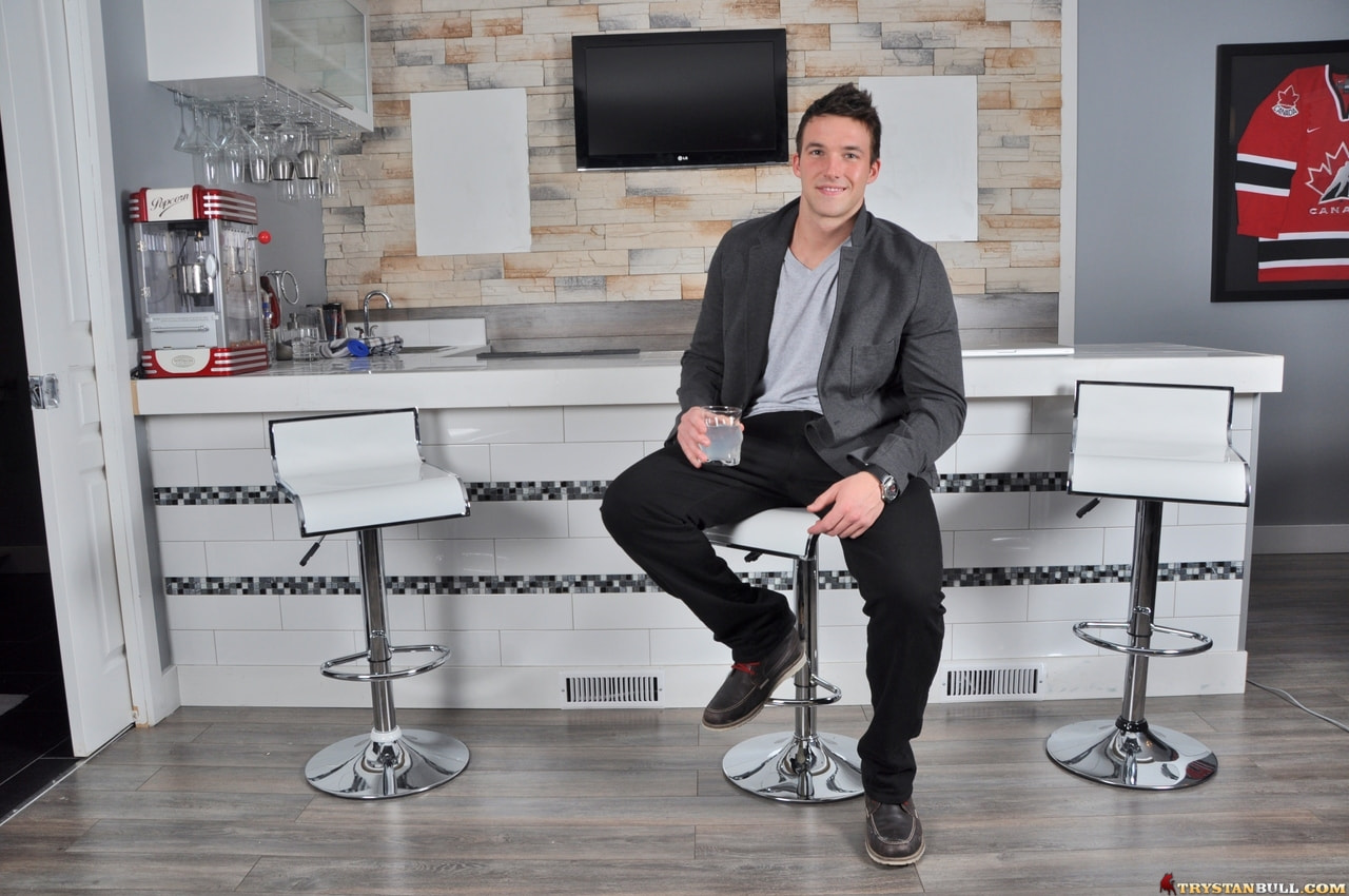 Next Door Studios 'When the Wife is Away' starring Trystan Bull (Photo 2)