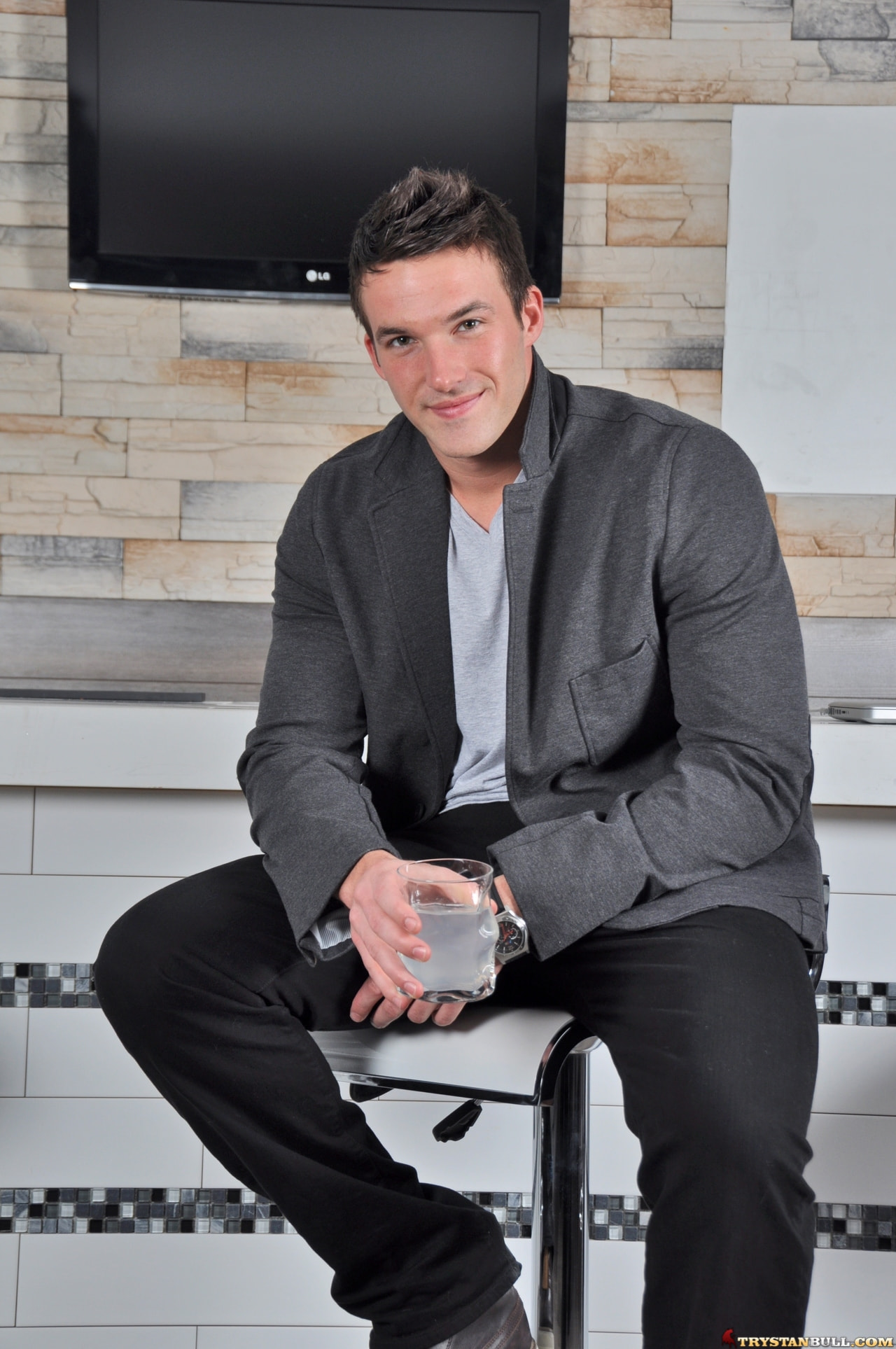Trystan Bull in 'Next Door Studios' When the Wife is Away (Thumbnail 1)