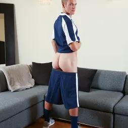 Ty Thomas in 'Next Door Studios' Extra Score (Thumbnail 5)