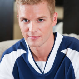 Ty Thomas in 'Next Door Studios' Extra Score (Thumbnail 10)