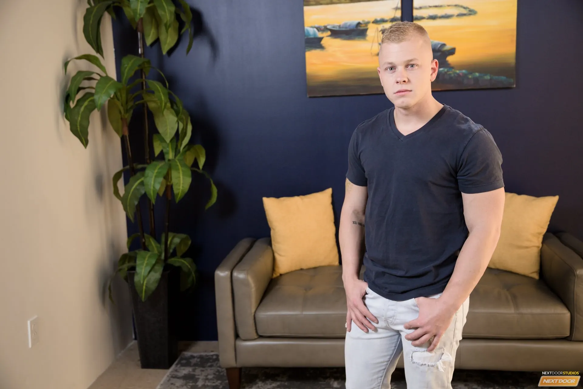 Next Door Studios 'Generous Tips' starring Ty Thomas (Photo 24)