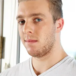 Wes James in 'Next Door Studios' Wes James (Thumbnail 4)