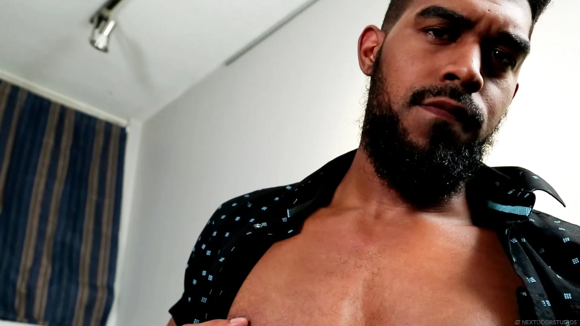 Next Door Studios 'XL' starring XL (Photo 1)