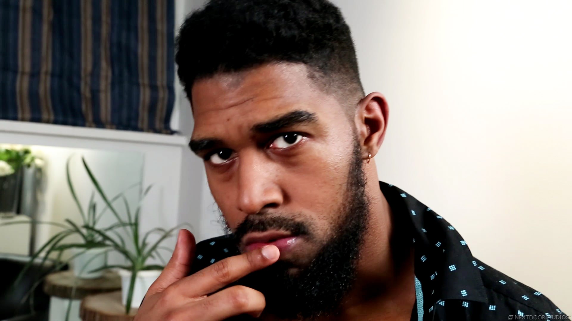 XL in 'Next Door Studios' XL (Thumbnail 2)