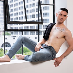 Zak Bishop in 'Next Door Studios' Curious Neighbor (Thumbnail 16)