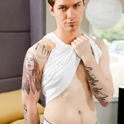 Zak Bishop in 'Next Door Studios' The Frat Boy Pick Up (Thumbnail 5)