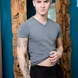 Zak Bishop in 'Next Door Studios' Worshipping Adonis (Thumbnail 6)